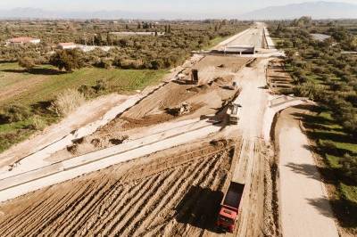 Οι τοπικοί παράγοντες περί άλλα τυρβάζουν - Κολλημένα όλα τα έργα της Μεσσηνίας