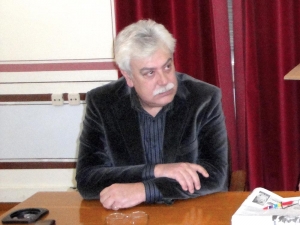 Φωτέας κατά Νίκα για "πολιτικές ατιμίες και υπευθυνότητα"