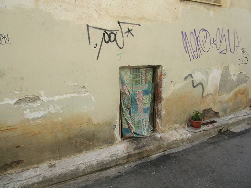 Ανθρώπινο δράμα στο κέντρο της Καλαμάτας: Αμεση ανάγκη για μεταφορά και περίθαλψη οικογένειας