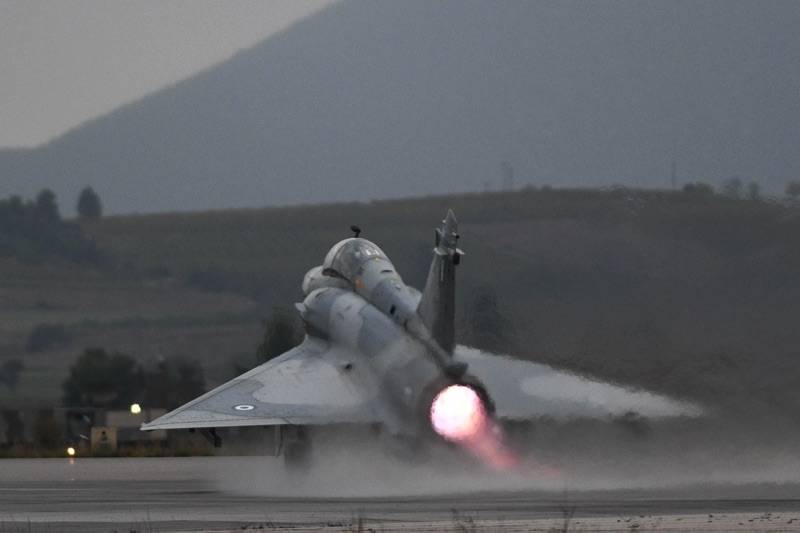 Το Κέντρο Εκπαίδευσης Πιλότων στο Δημοτικό Συμβούλιο Καλαμάτας