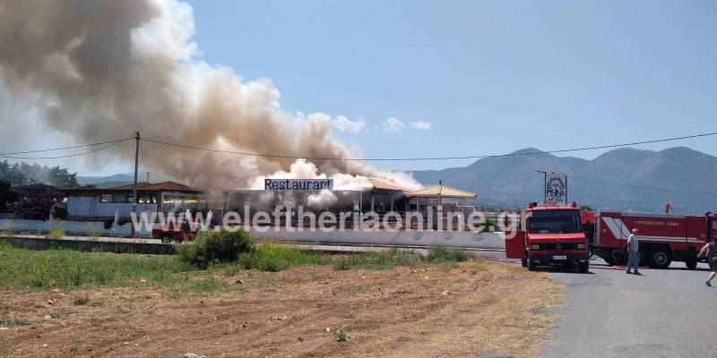 Μεσσηνία: Σε εξέλιξη πυρκαγιά σε τουριστική επιχείρηση στο Καλό Νερό (βίντεο-φωτογραφίες)