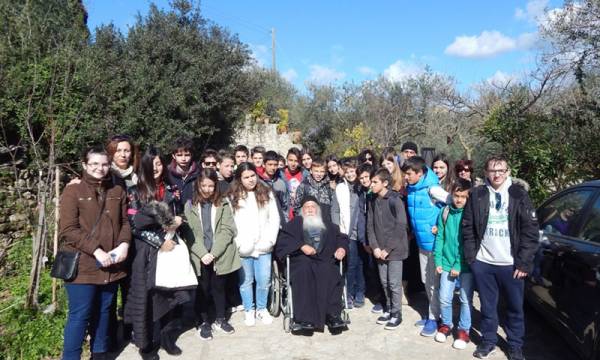 Μαθητές στην "κιβωτό" στους Δολούς Μεσσηνίας