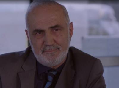 Ο Περικλής Αλμπάνης στην “Ε”: “Tα παιδιά που ασχολούνται με το ερασιτεχνικό θέατρο κάνουν λειτούργημα”
