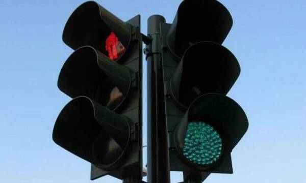 Καλαμάτα: Φανάρια σε επικίνδυνες διασταυρώσεις και ενίσχυση φωτισμού προτείνει η Τροχαία