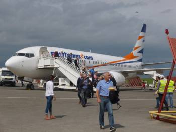 O συνεδριακός τουρισμός κρατά την κίνηση στο αεροδρόμιο