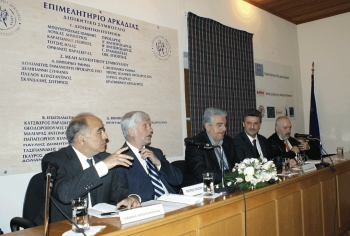 Συνάντηση Τατούλη με εκπροσώπους παραγωγικών τάξεων