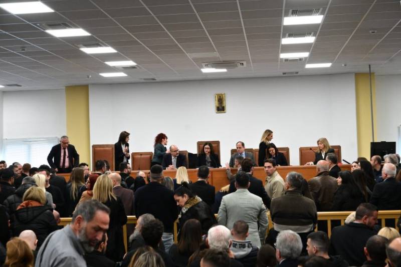 Σήμερα στο εδώλιο η υπόθεση των Τεμπών μετά τις αλλαγές στη δικαστική αίθουσα (βίντεο)
