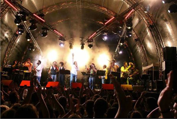 Οι &quot;Melios Balkana Mama&quot; σήμερα στο Live Festival στα Παπλωματάδικα