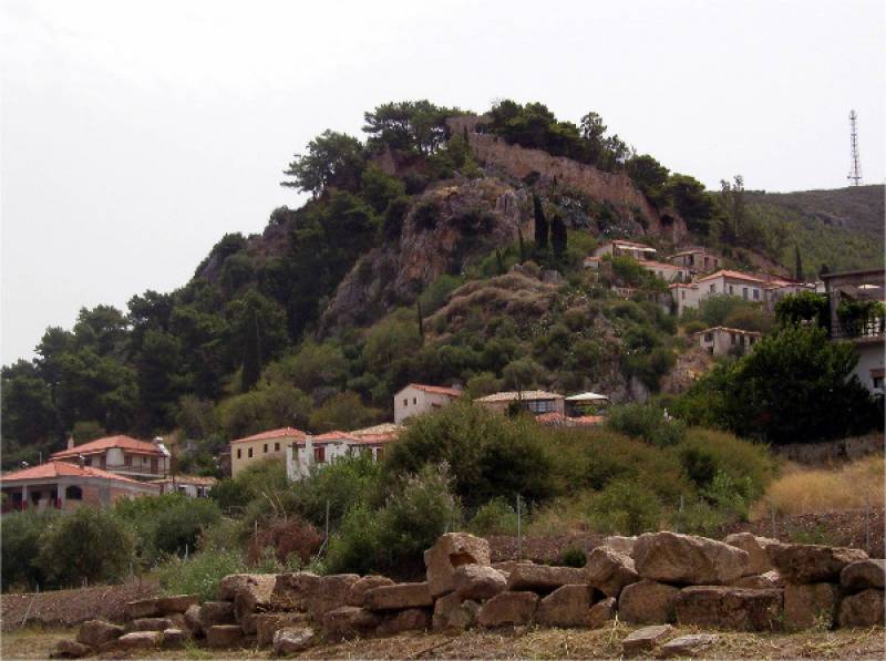 ΥΠΠΟ σε “Ελληνική Λύση”: Προσωρινή η διακοπή του φωτισμού στο Κάστρο Κυπαρισσίας