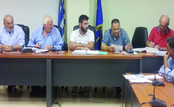 Βολές από την αντιπολίτευση για τις αναθέσεις έργων στην Τριφυλία