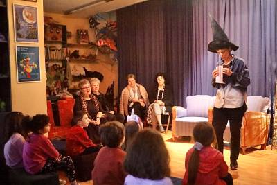 «Οι μάγισσες δεν πιστεύουν στα δάκρυα» στην Πειραματική Σκηνή