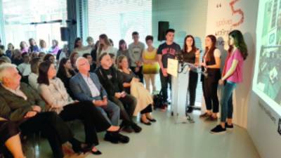 Μαθητές του 4ου Λυκείου Καλαμάτας σε εκδήλωση για τα αρχαία θέατρα