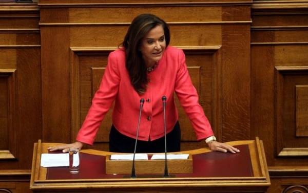 Μπακογιάννη: Όσοι έφυγαν και ψήφισαν Χρυσή Αυγή να γυρίσουν