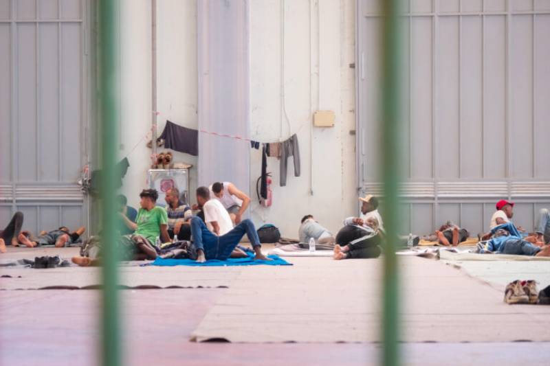 Προχωρά η αποσυμφόρηση της Κρήτης με μεταφορά μεταναστών στην ηπειρωτική Ελλάδα (βίντεο)