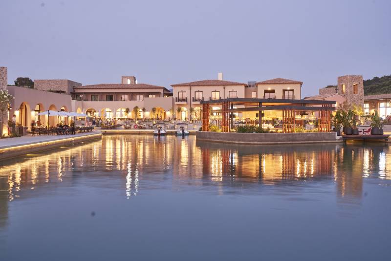 Ανοίγει τη Μεγάλη Τετάρτη η Navarino Agora