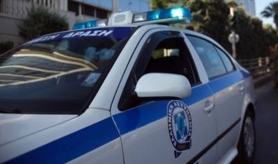 Συνελήφθησαν τρία άτομα για κλοπή 30.000 ευρώ από αυτοκίνητο