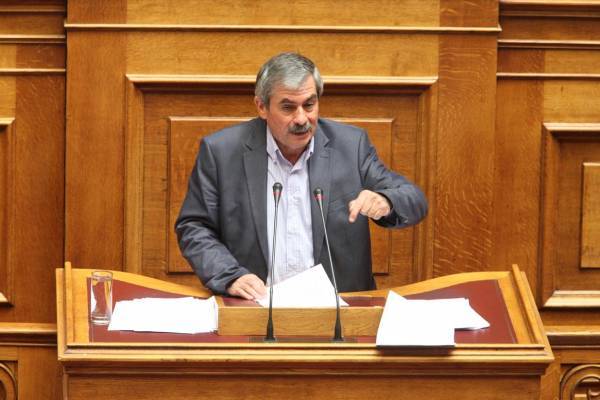 Πετράκος για ρύθμιση χρεών συνταξιούχων επαγγελματιών