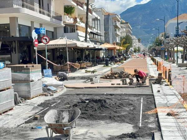 Καλαμάτα: Πυρά μειοψηφιών για τις παρατάσεις έργων