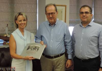 Η πρέσβειρα της Σουηδίας στο Δημαρχείο Καλαμάτας