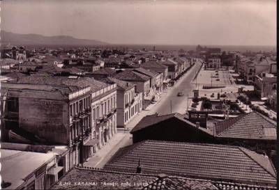 Η ομάδα "Πάμε βόλτα" στην κεντρική πλατεία Καλαμάτας