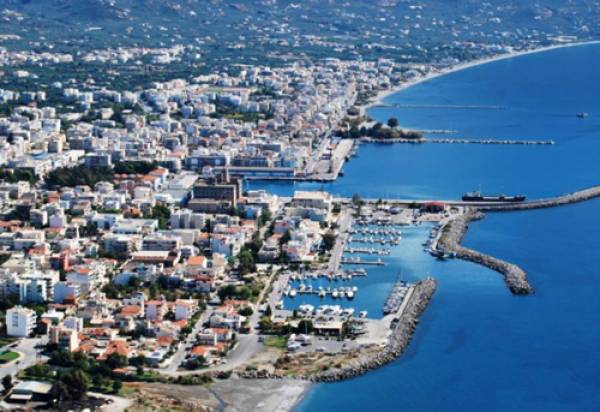 Στον Πιτσιόρλα ο Νίκας για αεροδρόμιο και λιμάνι