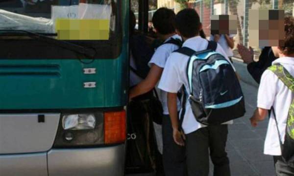 Διαγωνισμός για τη μεταφορά μαθητών με λεωφορεία και ταξί