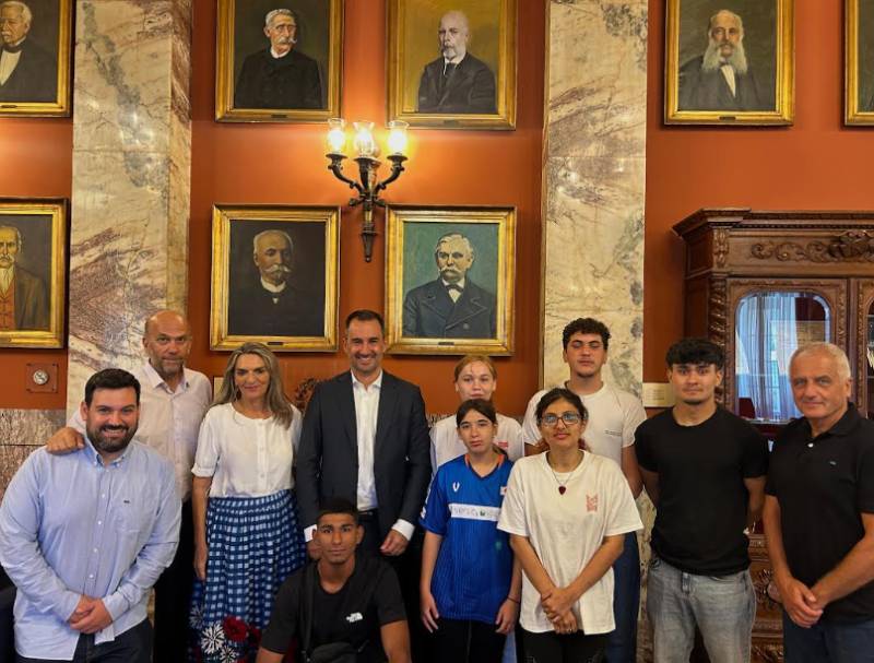 Στη Βουλή η Εθνική Ποδοσφαιρική Ομάδα Αστέγων με πρωτοβουλία της Νέας Αριστεράς