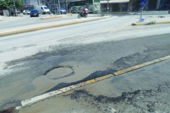 Συνεχές ράβε-ξήλωνε στα μπαλώματα των δρόμων