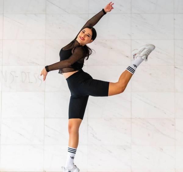 H χορεύτρια – δασκάλα χορού Κατερίνα Πόπορη στην &quot;Ε&quot;: “Στην Καλαμάτα έχει ανέβει πολύ ο χορός”