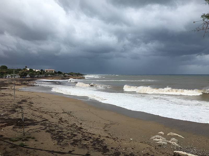 Μια απλή χειμωνιάτικη μέρα στην Τριφυλία περιμένοντας τον “Ιανό”