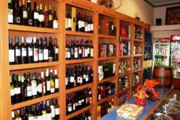 Νεαροί Ρουμάνοι έκλεβαν αλκοολούχα ποτά από σούπερ μάρκετ της Σπάρτης