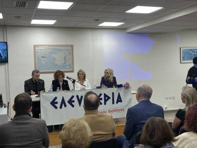 "Από μένα αντίο": Παρουσιάστηκε στην Καλαμάτα το πρώτο βιβλίο της Βάλιας Πετούρη (βίντεο)