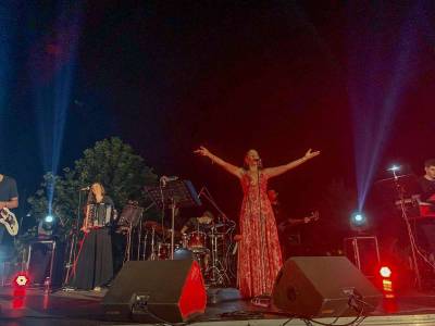 Αναμμα δέντρου με Μαλού στη Μεγαλόπολη