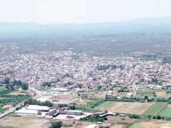 Δημοπρασία για τραπεζοκαθίσματα στην πλατεία Μεσσήνης 