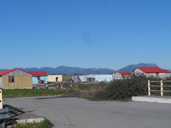 Συνήγορος του Πολίτη: “Να μην διαλυθεί ο καταυλισμός στην Αγία Τριάδα”