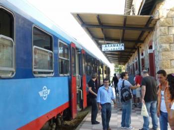 Συζήτηση στη Βουλή για προαστιακό τρένο