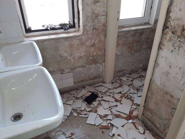 Ανακαίνιση στο WC επισκεπτών του Κέντρου Υγείας Φιλιατρών