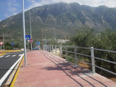 Μπήκαν και κάγκελα