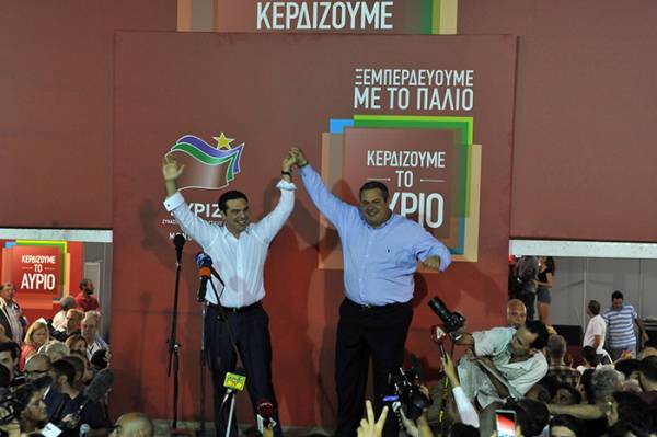 Εντολή σε Τσίπρα να συνεχίσει - Και αυτός επιμένει με Καμμένο