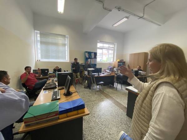Νέα Δημοκρατία: Επισκέψεις Κουμάντου σε δημόσιες υπηρεσίες