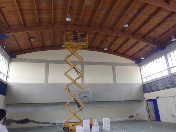 Εργασίες στο γυμναστήριο του πρώην Πολυκλαδικού