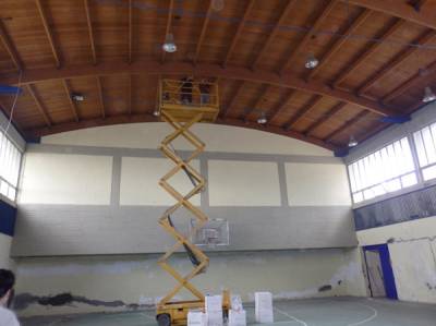 Εργασίες στο γυμναστήριο του πρώην Πολυκλαδικού