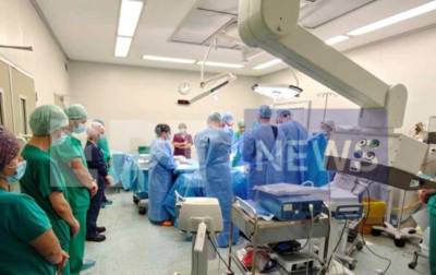 Ράγισαν καρδιές στην Πάτρα: Οι γιατροί απέτισαν φόρο τιμής στον 14χρονο Σπύρο πριν αρχίσει η αφαίρεση των οργάνων του