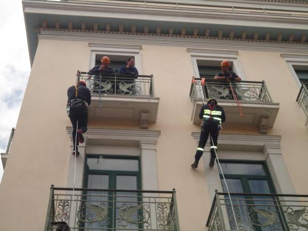 Καλαμάτα: Ασκηση ετοιμότητας της Πυροσβεστικής σε δημαρχείο και "Rex" (βίντεο)