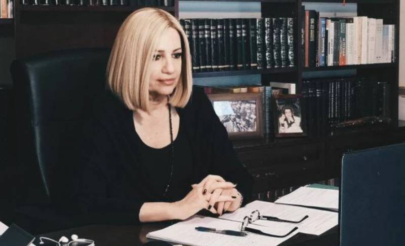 Συζήτηση της Φώφης Γεννηματά με γιατρούς και νοσηλευτές