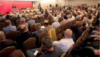 Αμεση σύγκληση της ΚΕ του ΣΥΡΙΖΑ ζητούν 109 μέλη του οργάνου