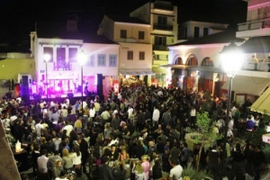 Σύμφωνα με τον Αθανασόπουλο, στα παπλωματάδικα: Οι καταστηματάρχες προκαλούν συσκότιση