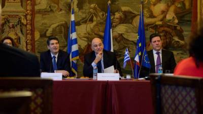 Δένδιας: Η Γαλλία εκφράζει την επιτομή της ευρωπαϊκής αλληλεγγύης