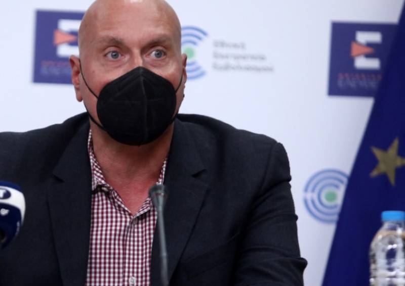 Ζαούτης: Αλλαγές στον τρόπο που θα μετριούνται τα κρούσματα - «Δεν υπάρχει καμία συζήτηση για 4η δόση του εμβολίου»