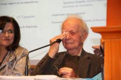Πέθανε ο ποιητής Τάκης Καρβέλης